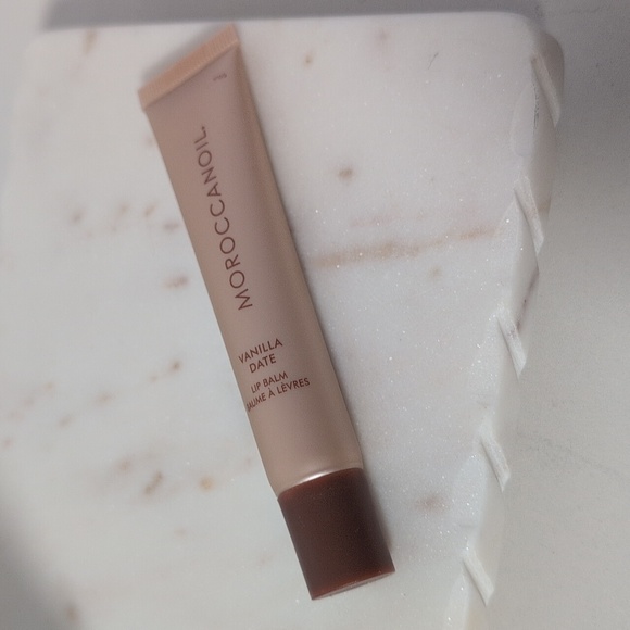 Two Moroccanoil Ultra-Light Treatment Mist in Teal With Vanilla Date Lip Balm - Picture 16 of 16